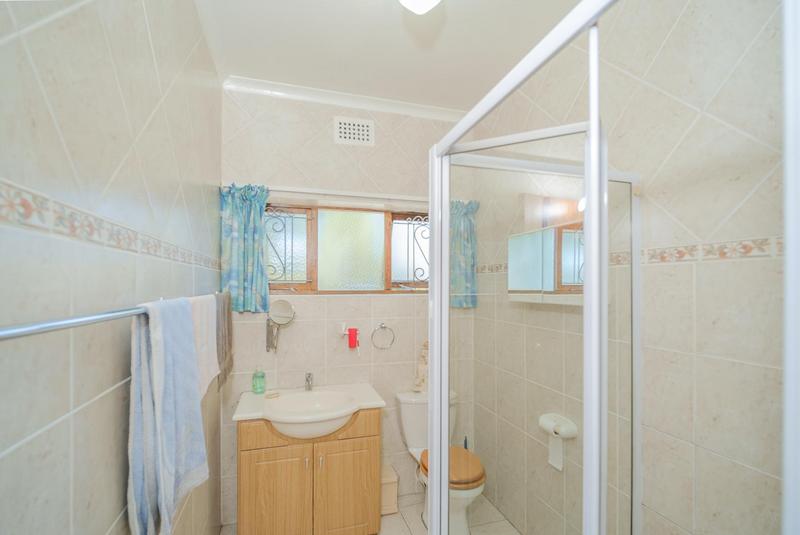 4 Bedroom Property for Sale in Meadowridge Western Cape